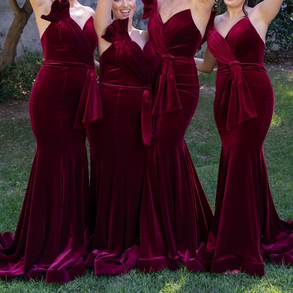 Burgundy Velvet Gown - Picture 3 of 6